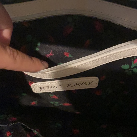 White milkshake Betsey Johnson backpack - Picture 6 of 12